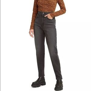 Black Levi’s Mom Jean High Rise Straight Cut Jeans Size 28